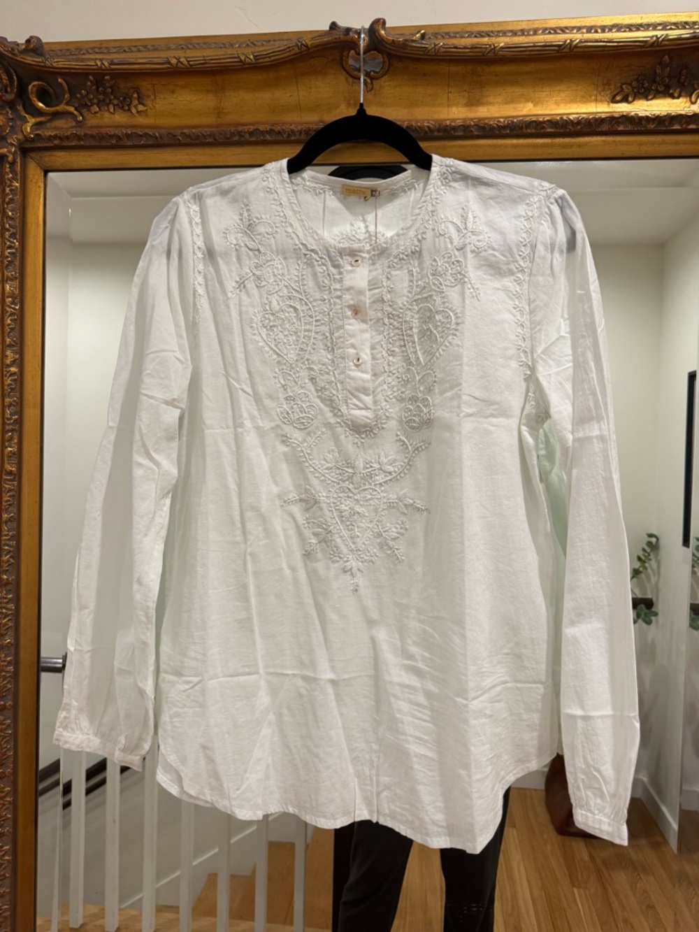 Matta White Hand-Embroidered Cotton Top